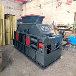 2PG1007型半自動液壓對輥制砂機發往河南