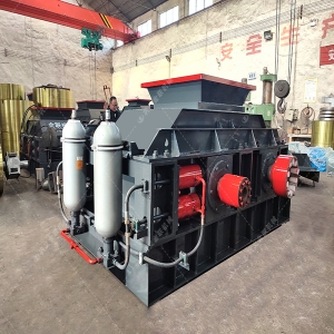 2PG1208大型液壓對輥制砂機發往河北邯鄲