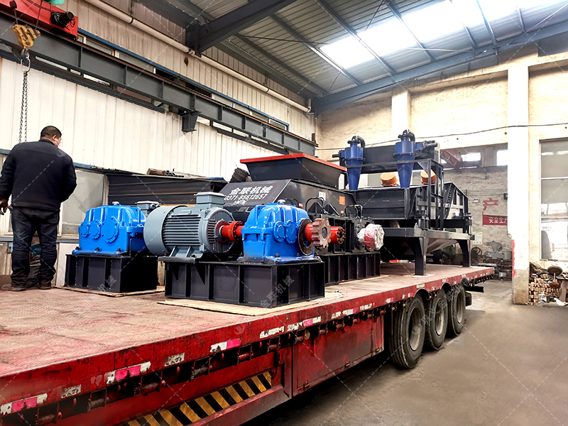 1200x800大型對輥破碎機發貨圖片