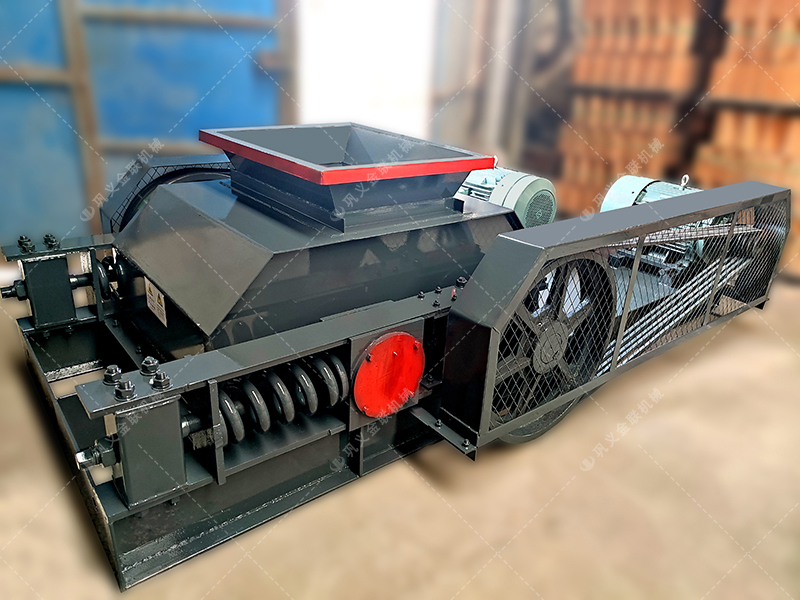 炭渣塊破碎選用雙齒輥破碎機(jī),其工作原理及優(yōu)勢有哪些? 炭渣塊破碎選用雙齒輥破碎機(jī),其工作原理及優(yōu)勢有哪些?