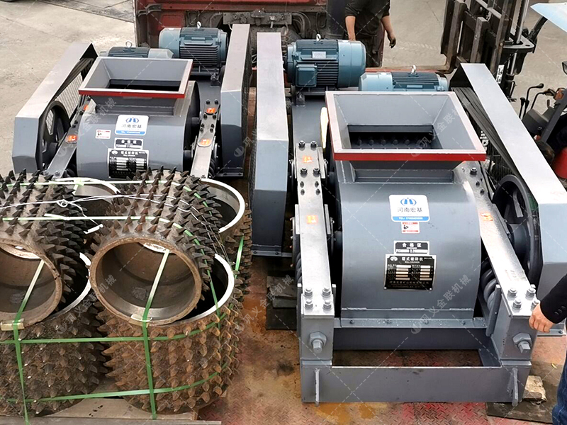 炭渣塊破碎選用雙齒輥破碎機(jī),其工作原理及優(yōu)勢有哪些? 炭渣塊破碎選用雙齒輥破碎機(jī),其工作原理及優(yōu)勢有哪些?