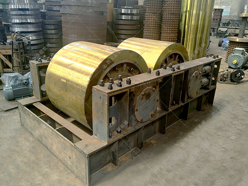 石英石制成石英砂,用液壓對輥制砂機更勝一籌! 石英石制成石英砂,用液壓對輥制砂機更勝一籌!